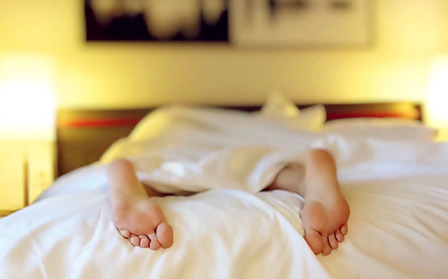 布団と枕だけじゃ味気ない。快適な眠りを誘う寝室インテリアの作り方