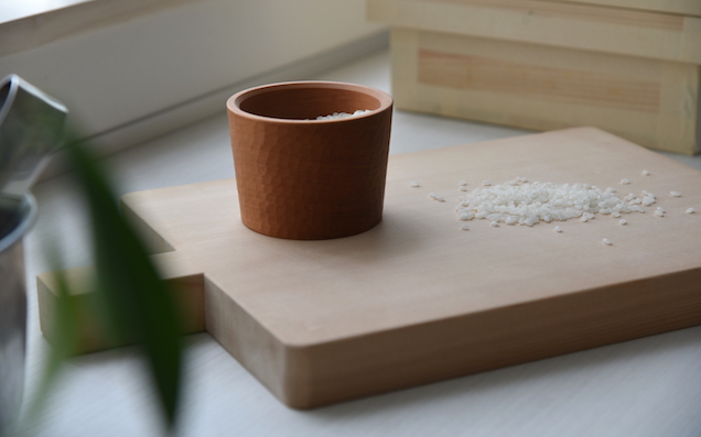 桐の米びつと木製計量カップで、お米をおいしくおしゃれに収納しよう！